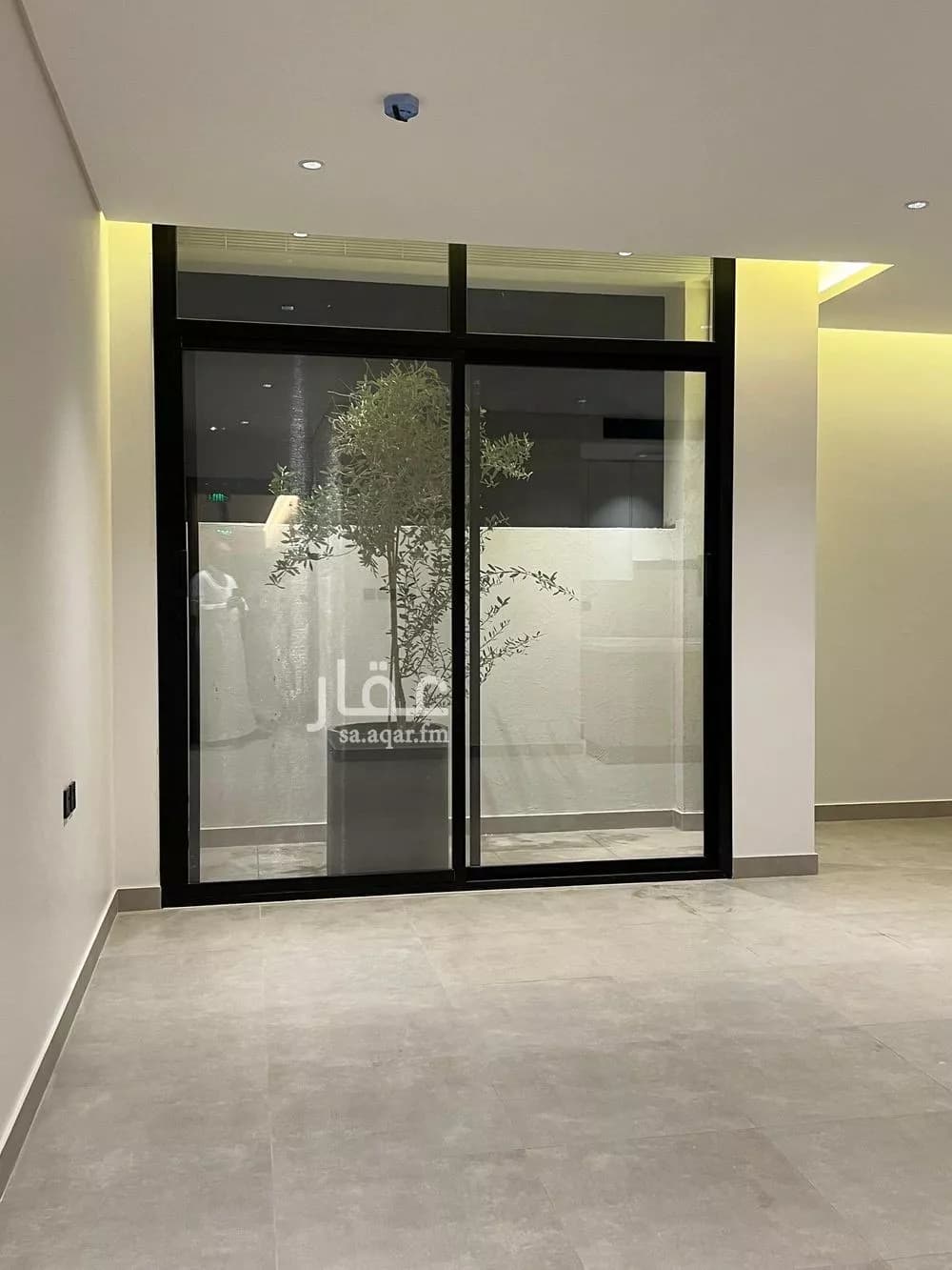 شقة 3 غرف في الملقا 2