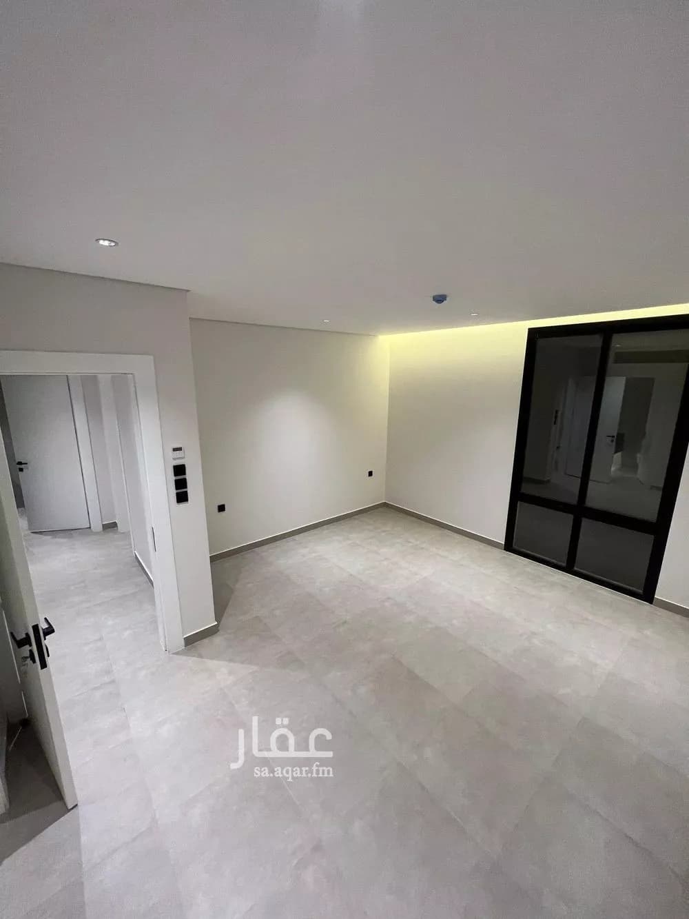 شقة 3 غرف في الملقا 5