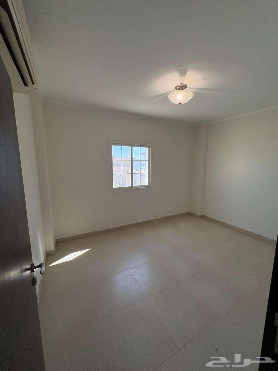2 bedroom apartment in Al Murooj 6