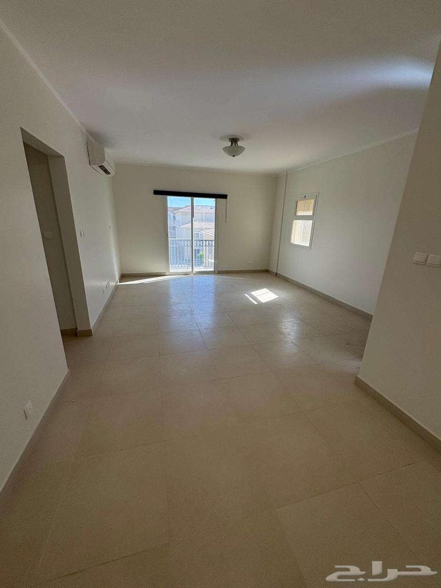 2 bedroom apartment in Al Murooj 8