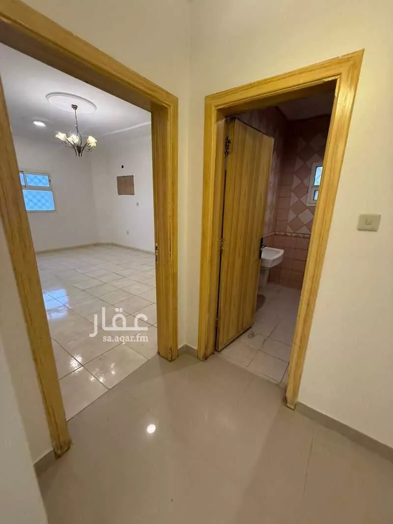 5 bedroom apartment in Irqah 1