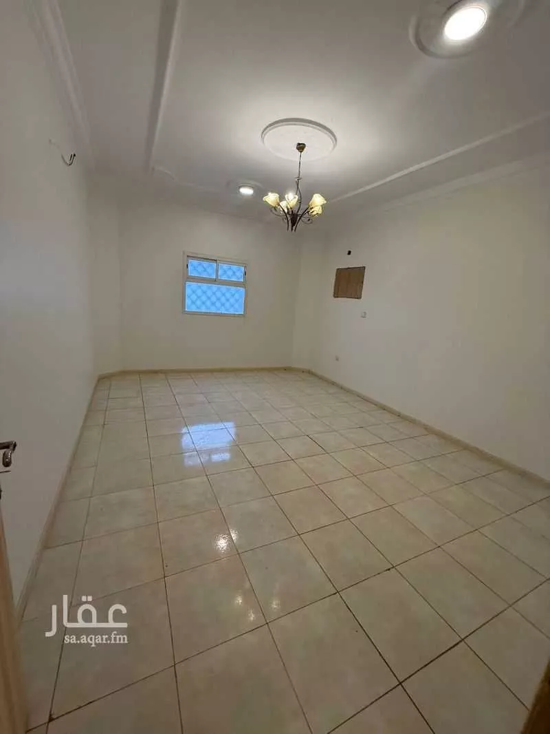 5 bedroom apartment in Irqah 2
