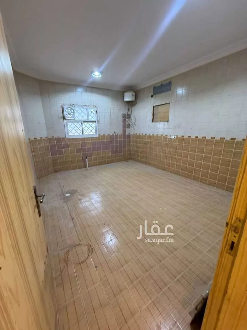 5 bedroom apartment in Irqah 11