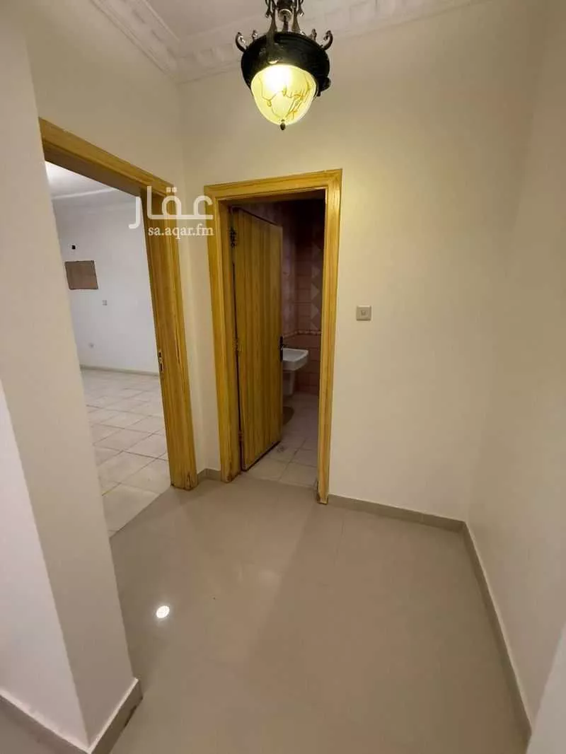 5 bedroom apartment in Irqah 3