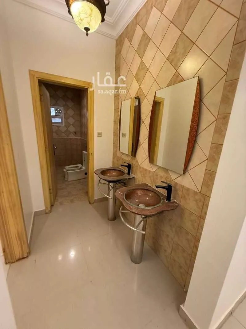 5 bedroom apartment in Irqah 6