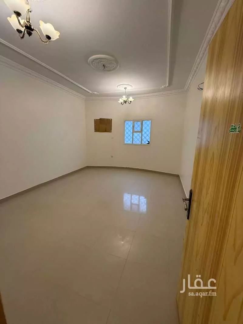 5 bedroom apartment in Irqah 8