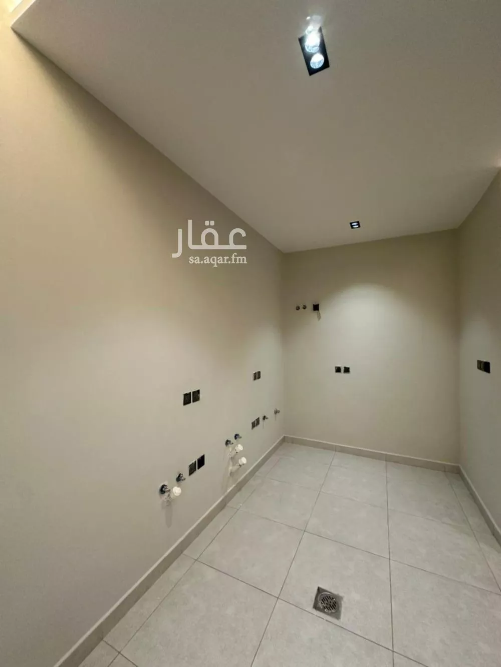 شقة 3 غرف في العزيزية 7