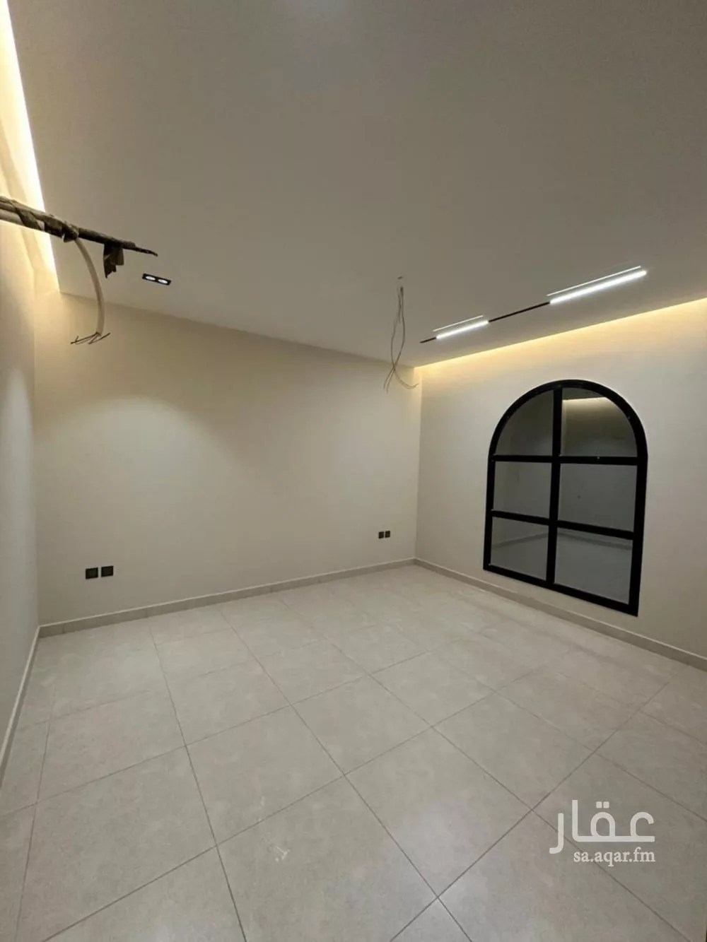 شقة 3 غرف في العزيزية 10