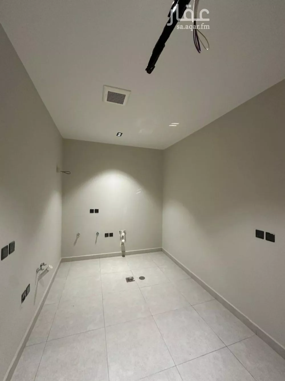 شقة 4 غرف في العزيزية 4