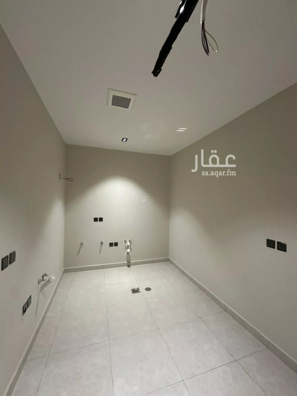 شقة 4 غرف في العزيزية 5