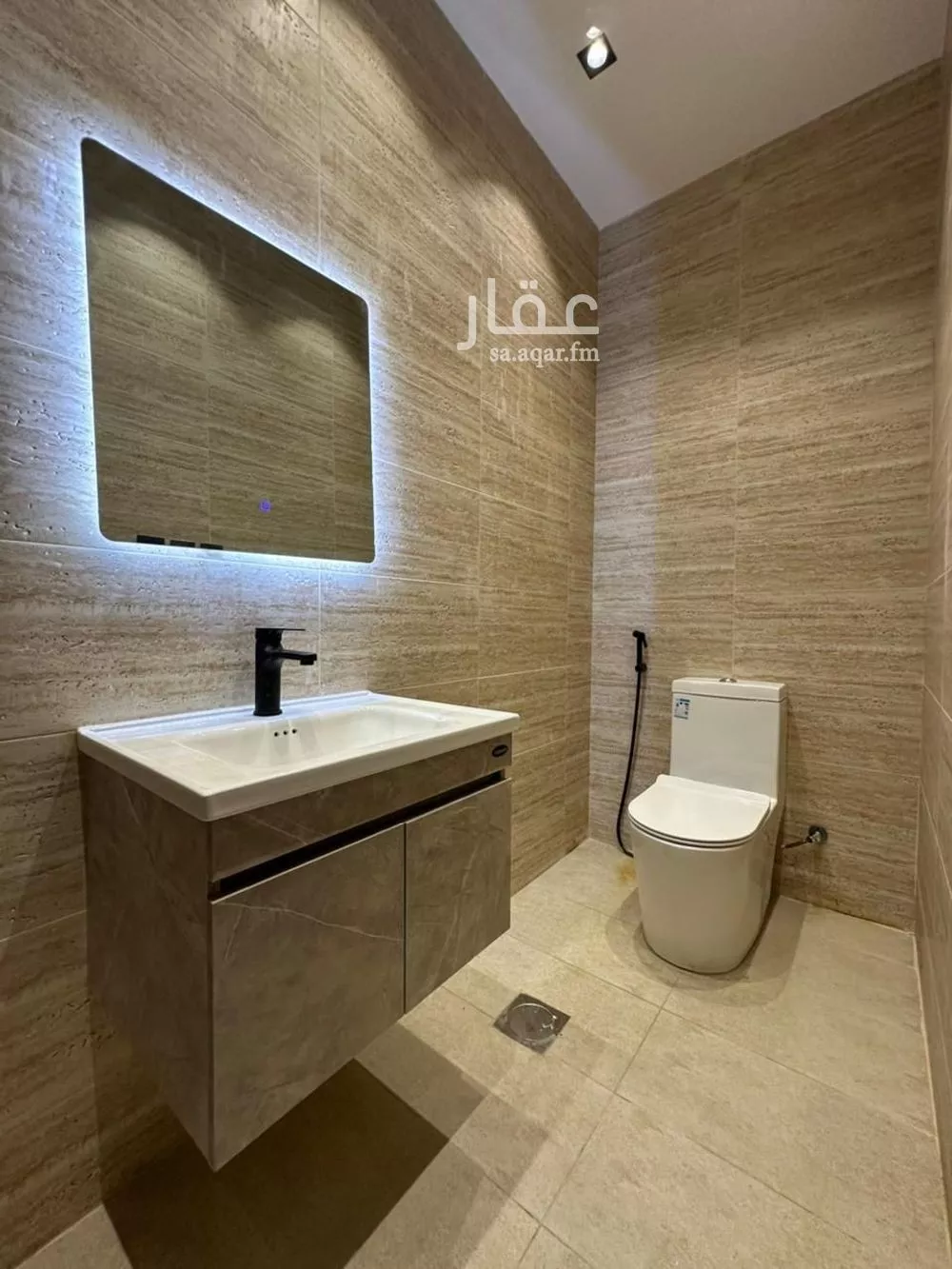 شقة 4 غرف في العزيزية 6