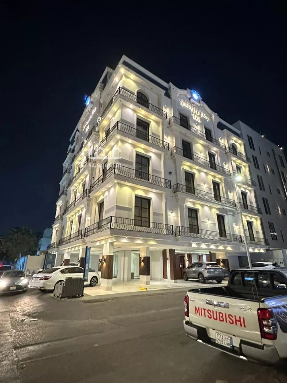 شقة 4 غرف في العزيزية 7