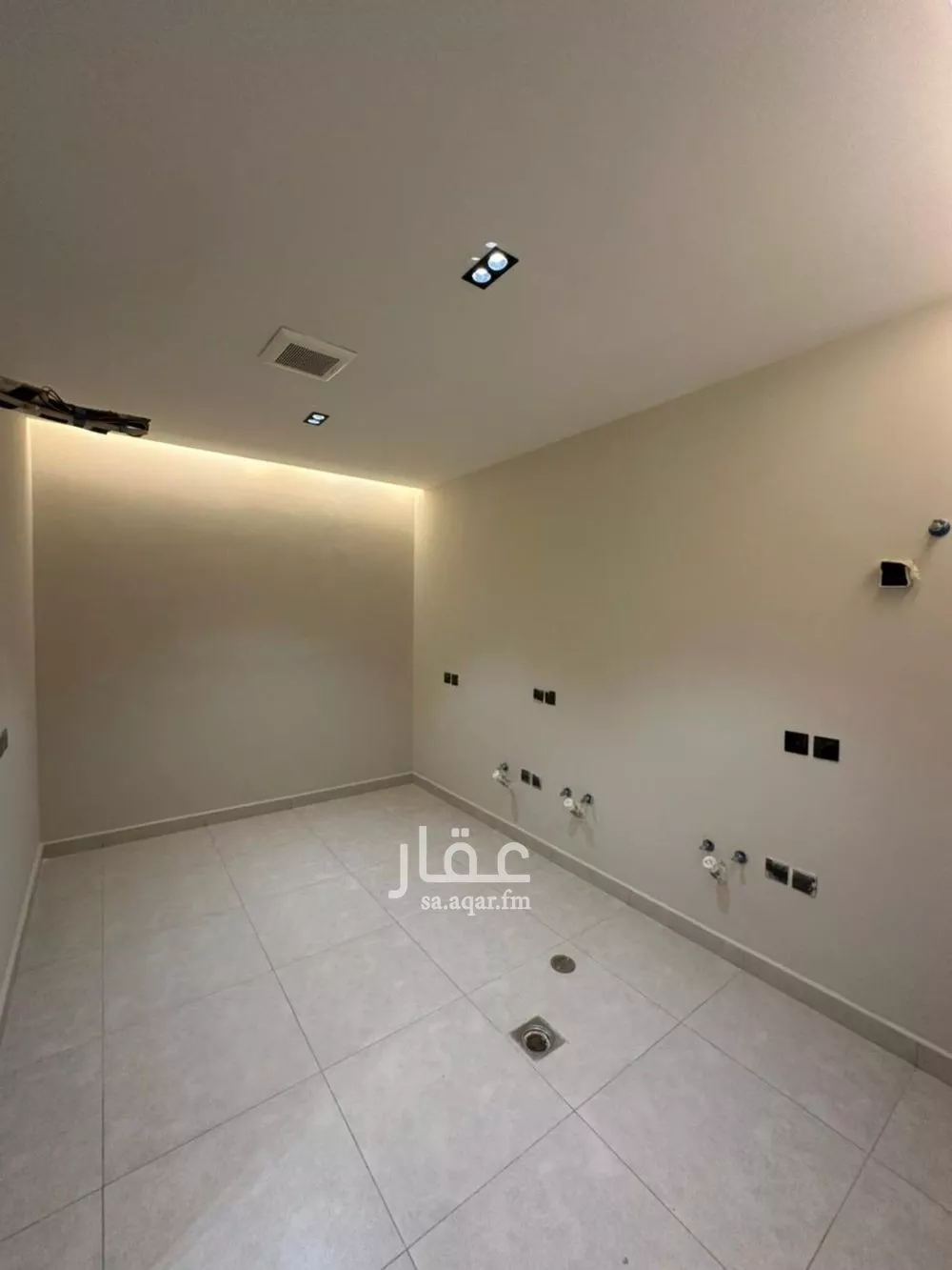 5 bedroom apartment in Al Aziziyah 12