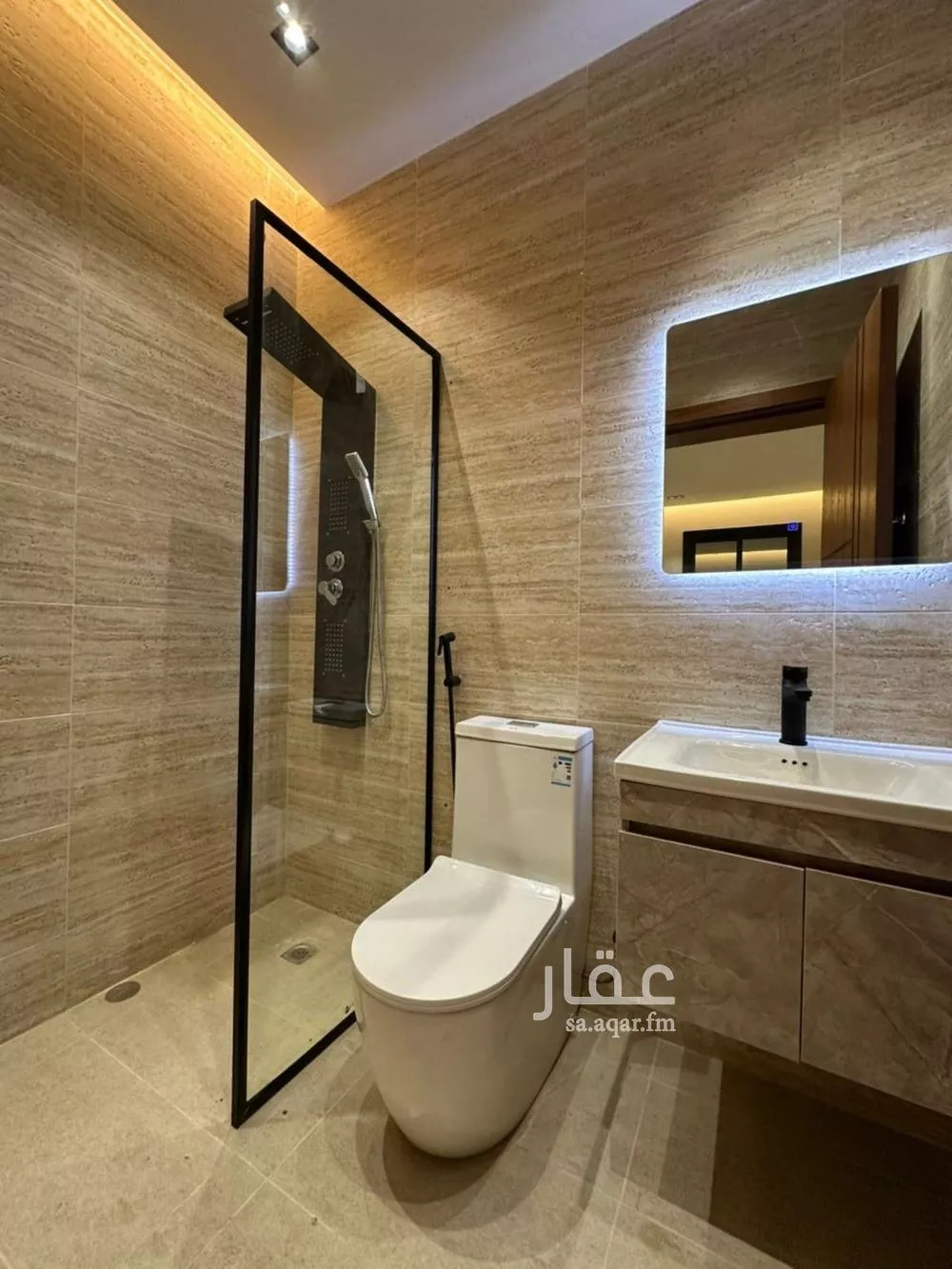 5 bedroom apartment in Al Aziziyah 3