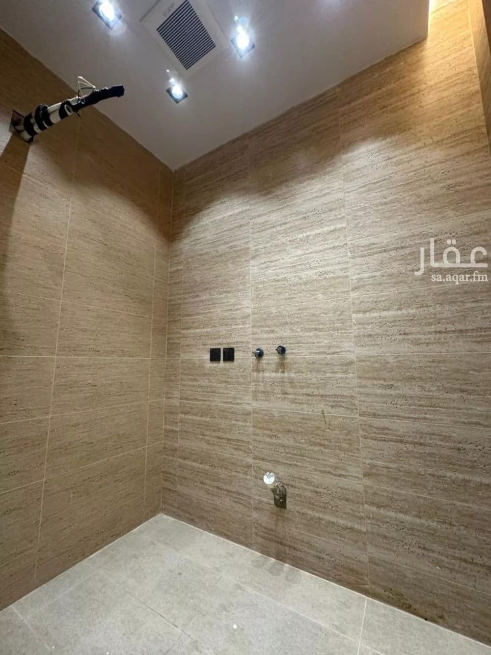 5 bedroom apartment in Al Aziziyah 9