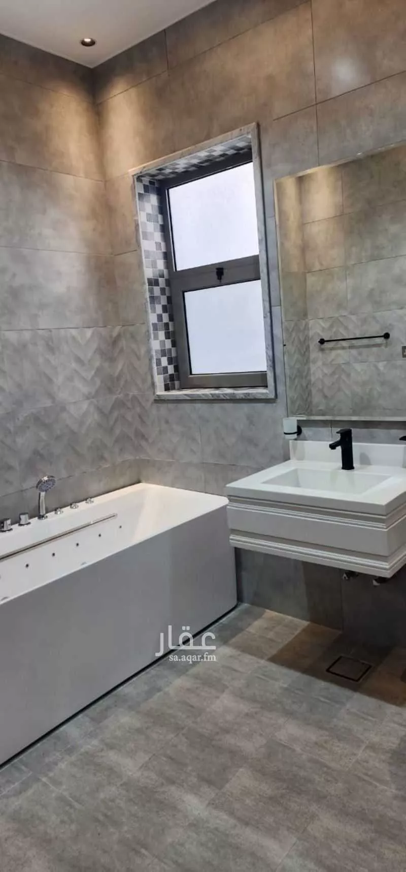 فيلا 6 غرف في الشراع 5