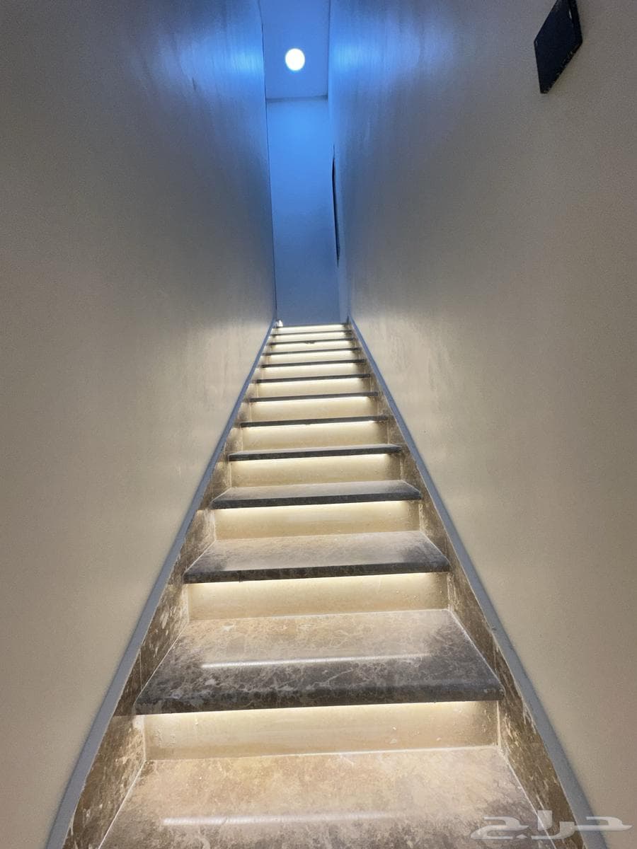 شقة 6 غرف في الجابرة 12