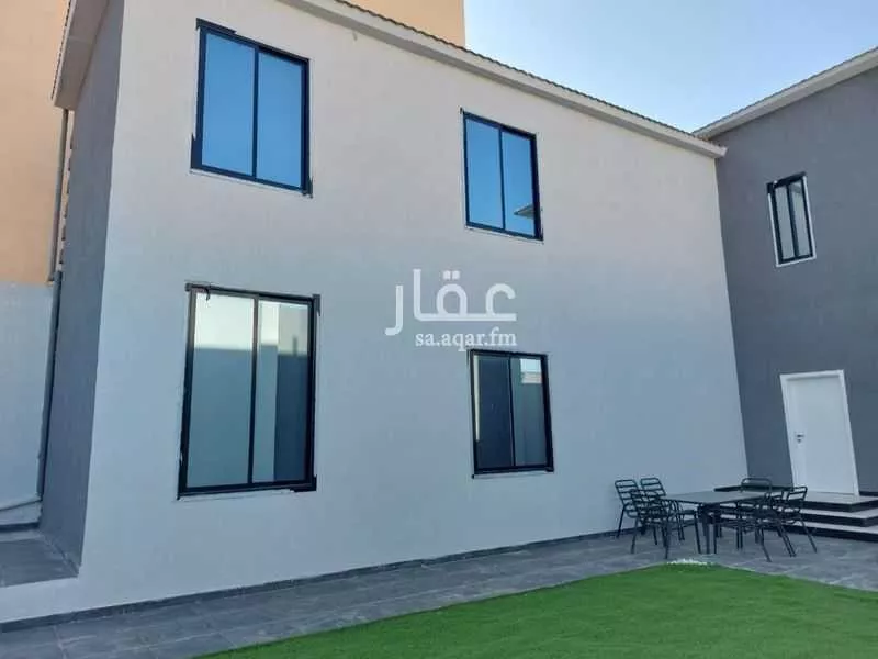 5 bedroom villa in Al Rawabi 6