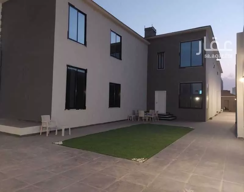 5 bedroom villa in Al Rawabi 9