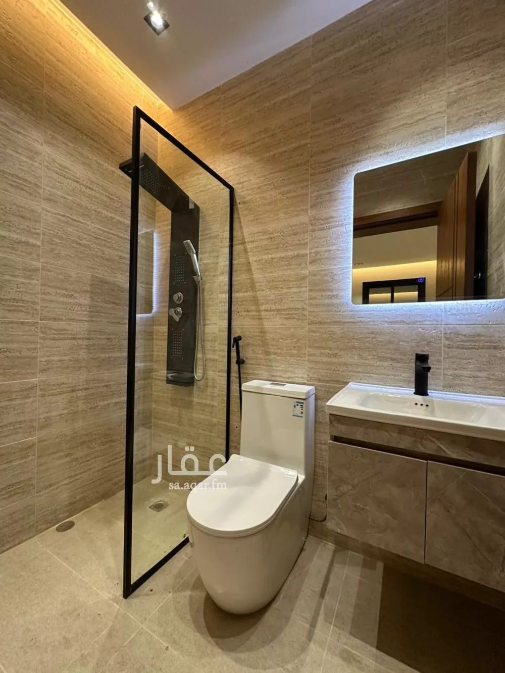 5 bedroom apartment in Al Aziziyah 17