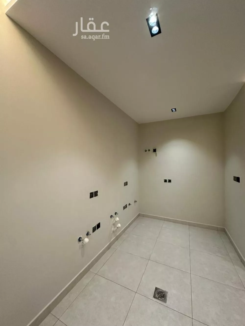 شقة 3 غرف في العزيزية 12