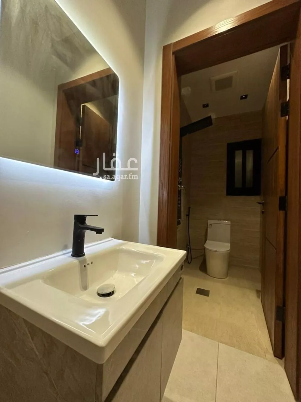 شقة 3 غرف في العزيزية 7