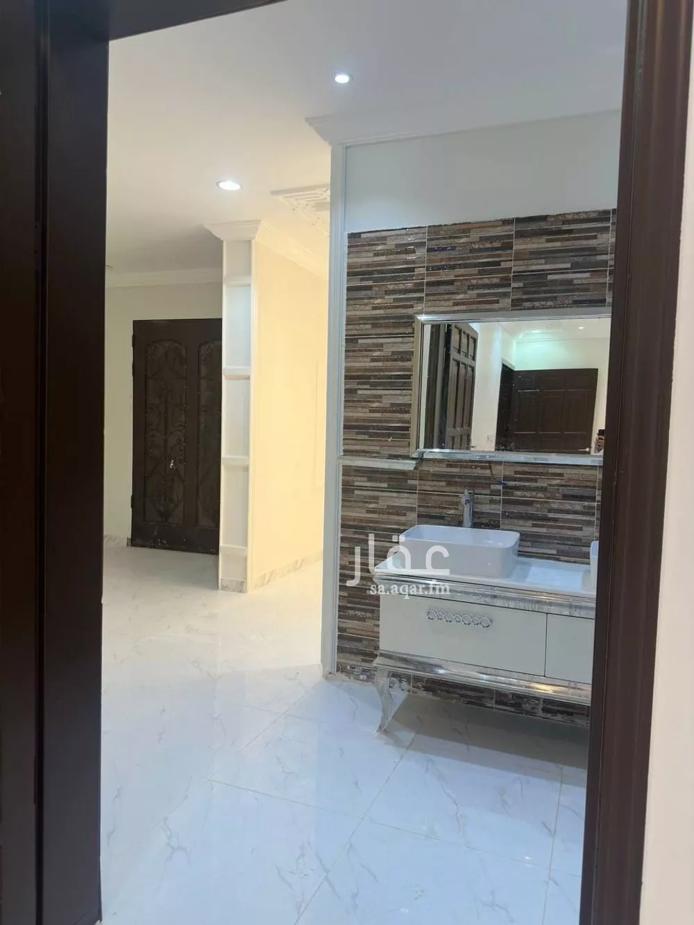 7 bedroom villa in Al Awali 20