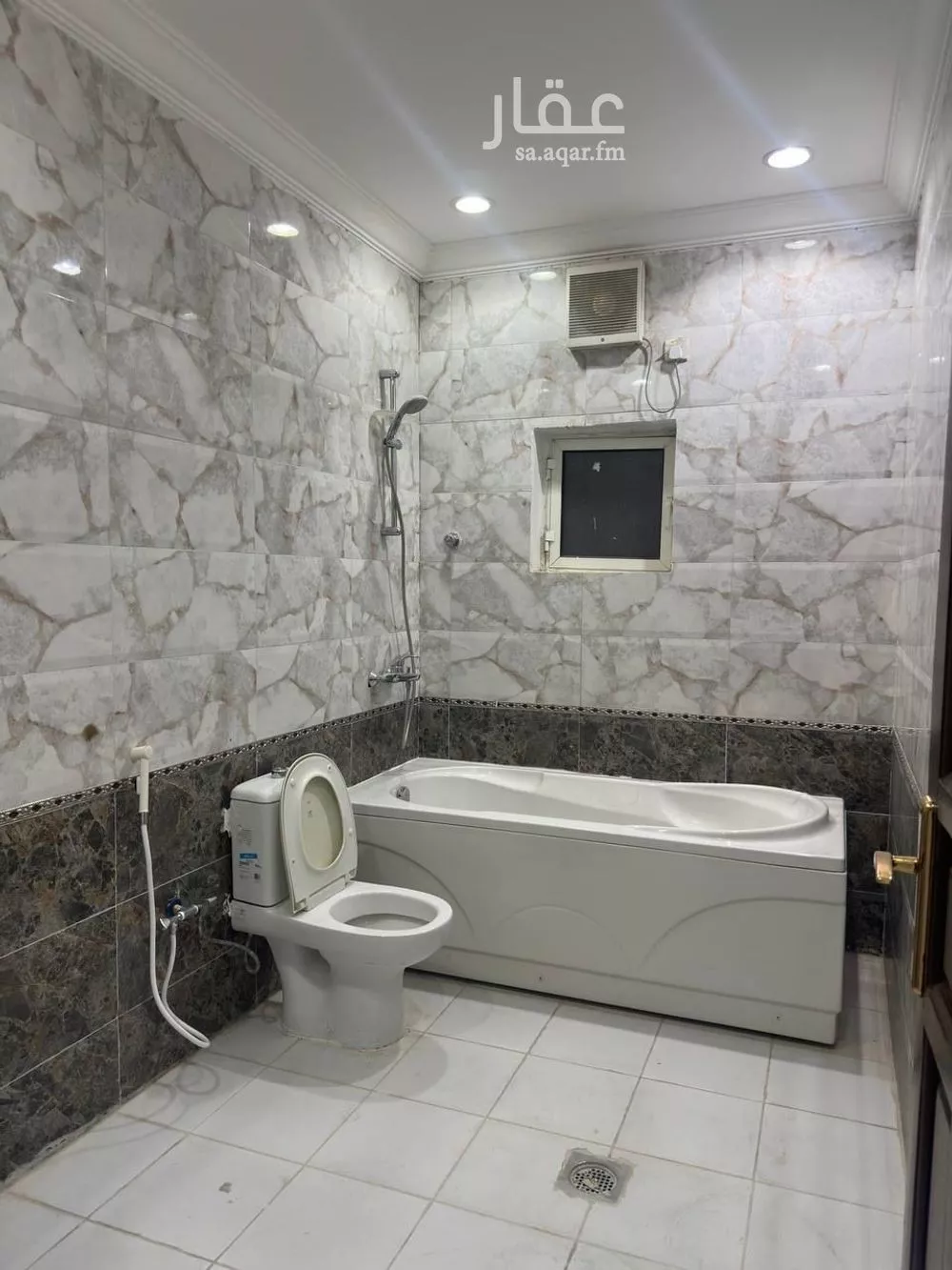 7 bedroom villa in Al Awali 28