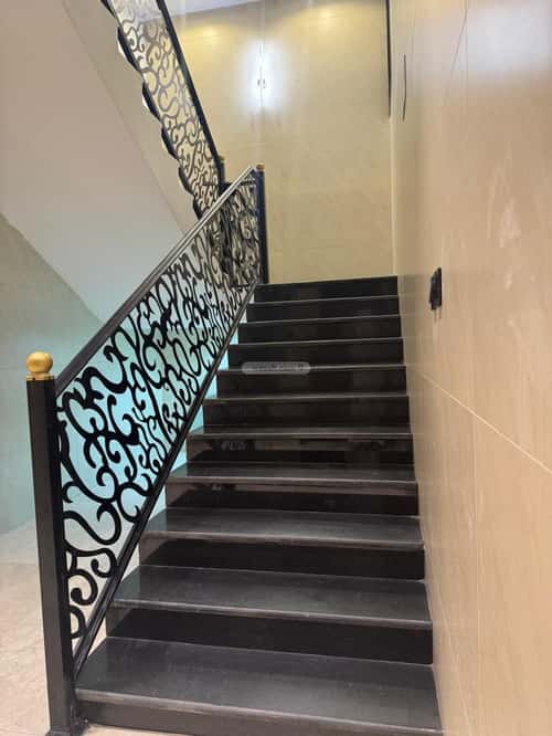 6 bedroom floor in Al Salam 9