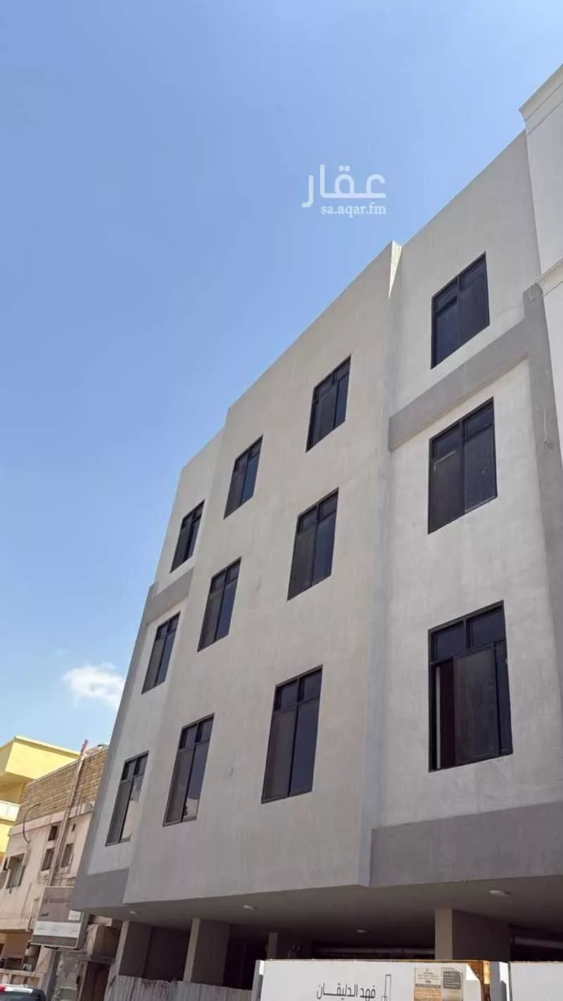 عمارة 348 م² في العقربية 1