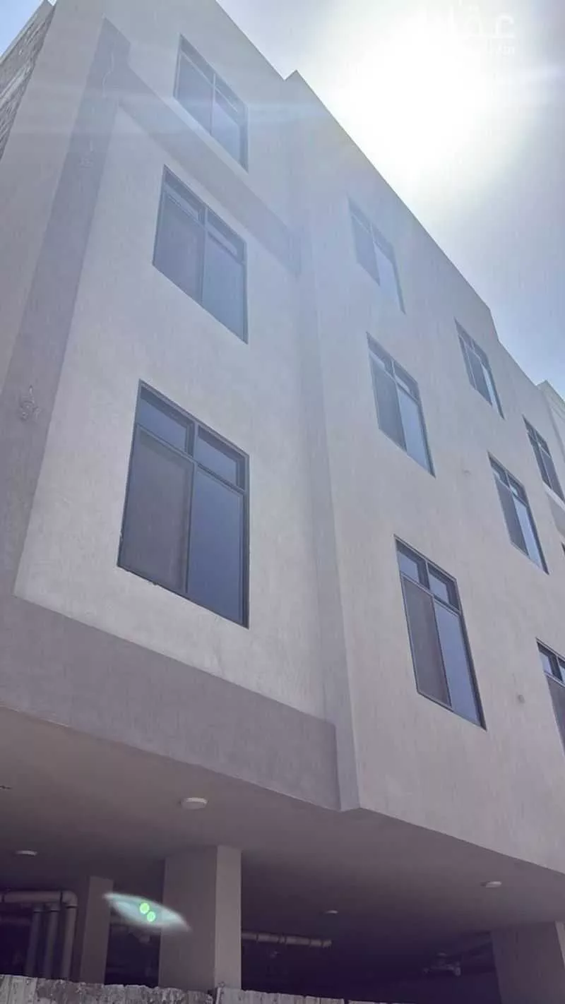 عمارة 348 م² في العقربية 2