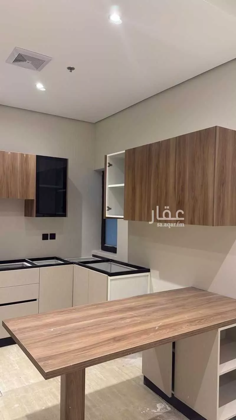 عمارة 348 م² في العقربية 6