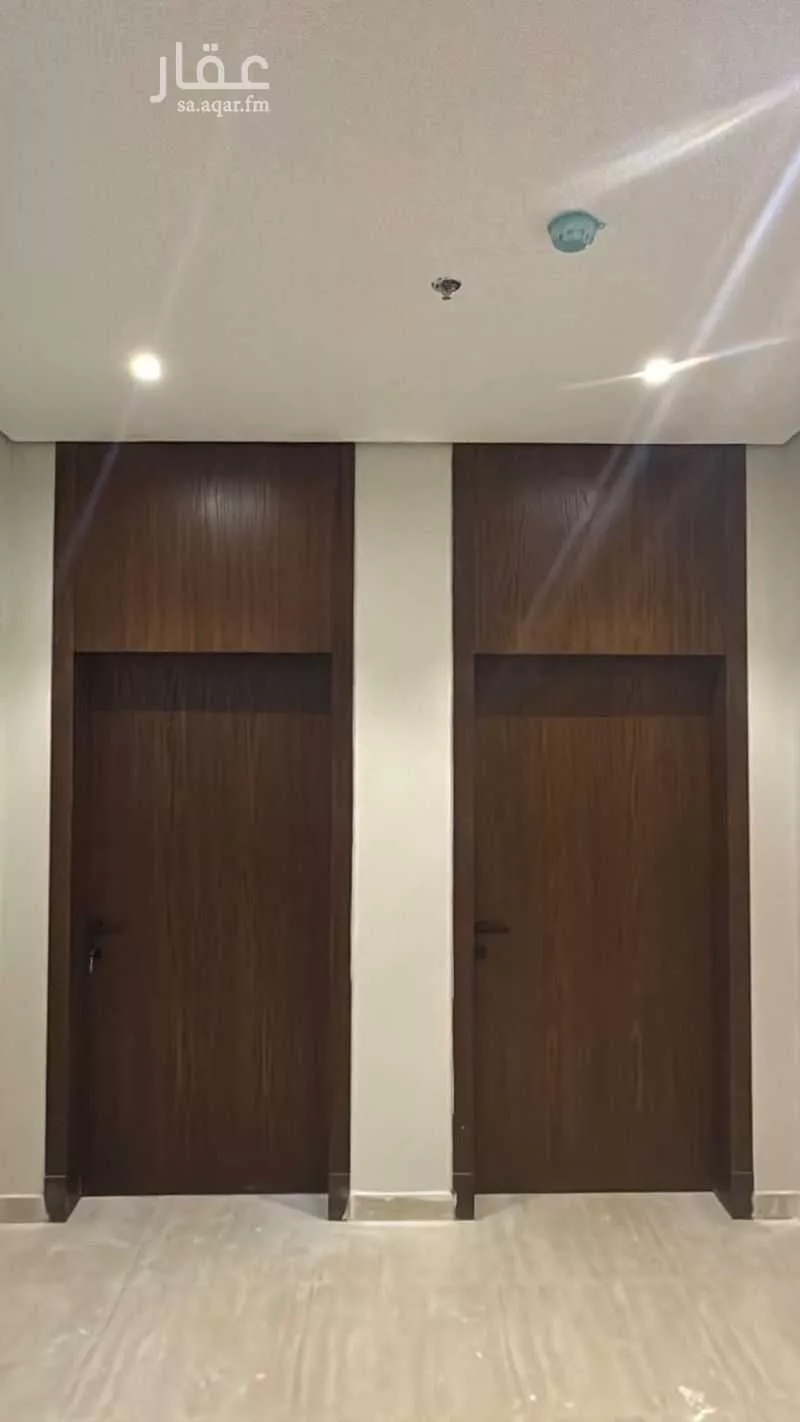 عمارة 348 م² في العقربية 7