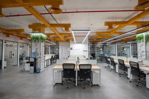 9000 sqm office in As Suwaidi 14