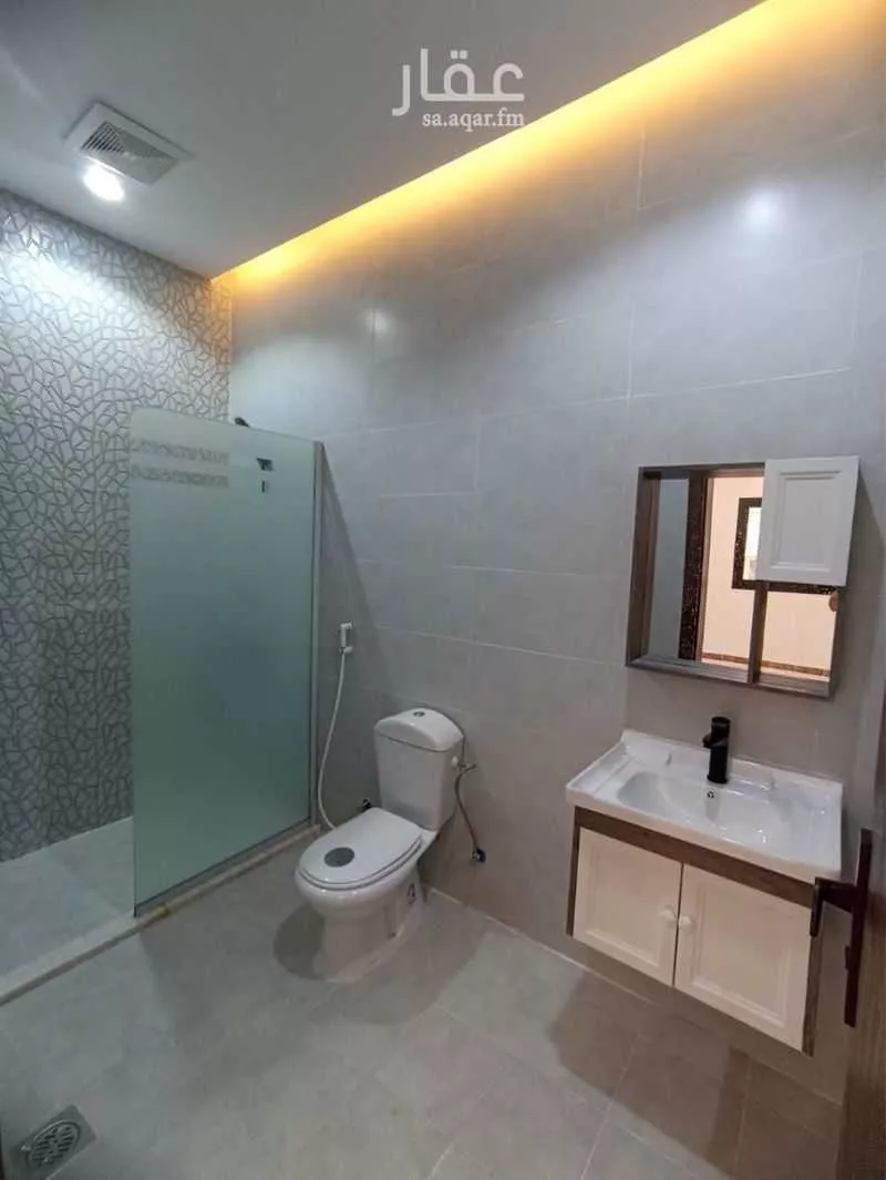 شقة 5 غرف في الريان 6