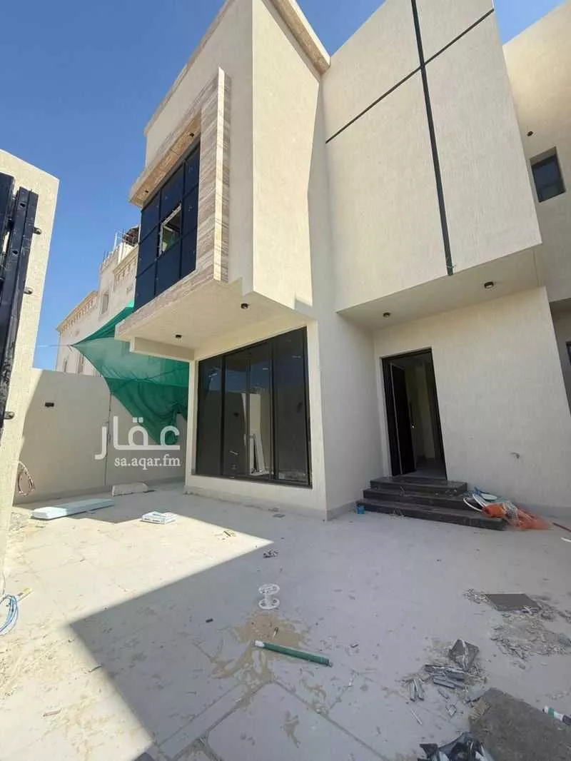 فيلا 5 غرف في ضاحية الملك فهد 2