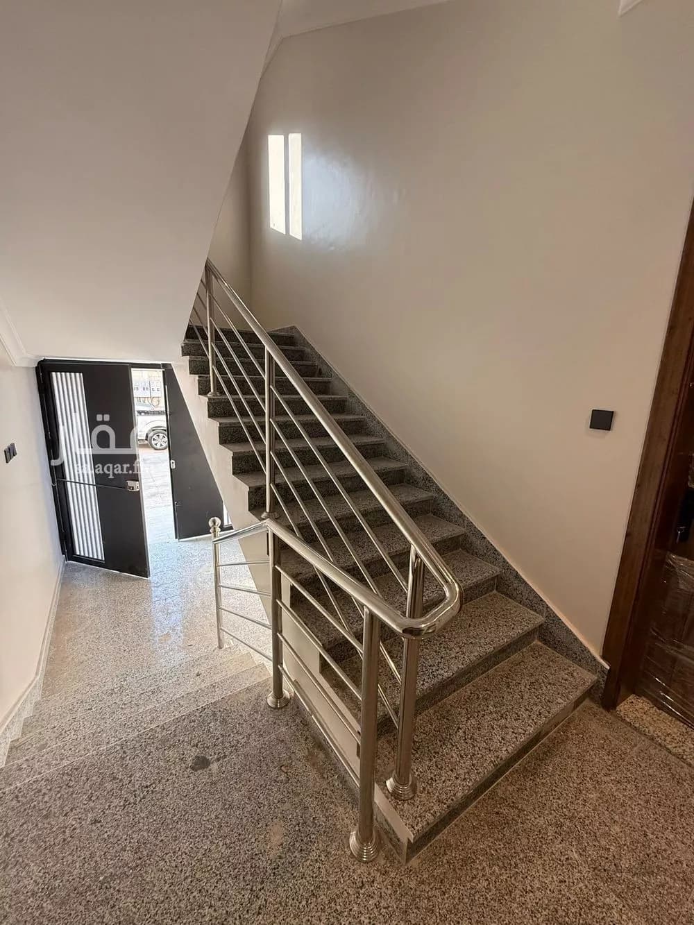 شقة 5 غرف في الرانوناء 8