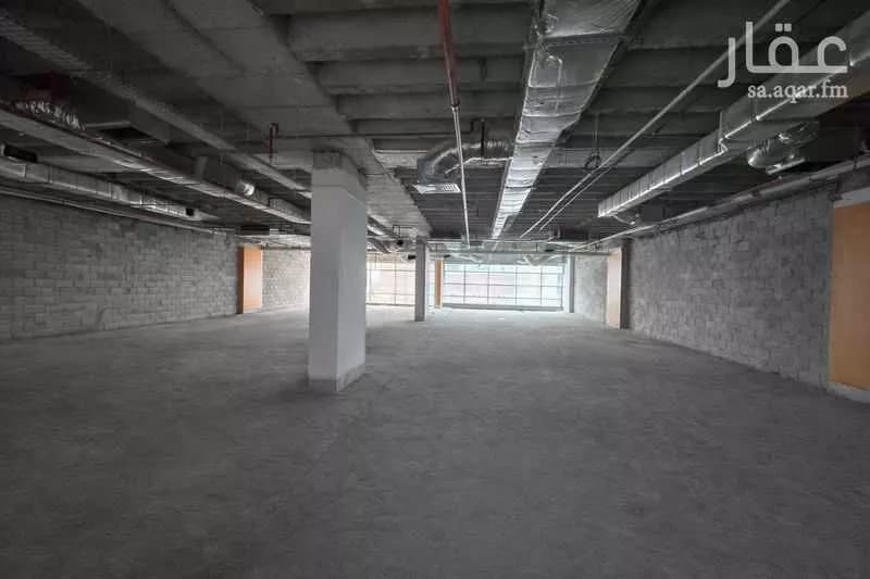 مكتب 440 م² في العليا 1