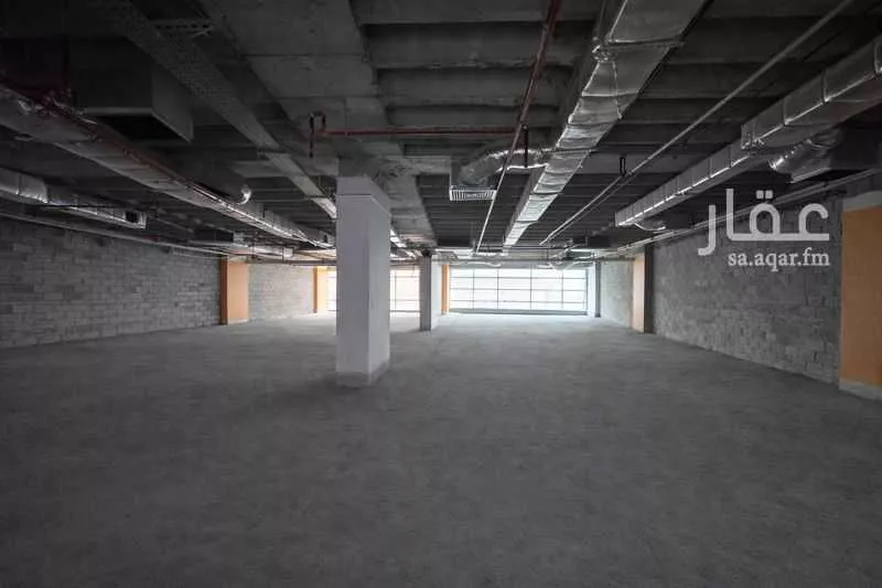 مكتب 440 م² في العليا 11