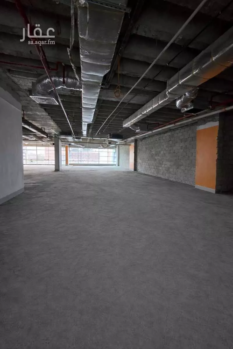 مكتب 440 م² في العليا 12