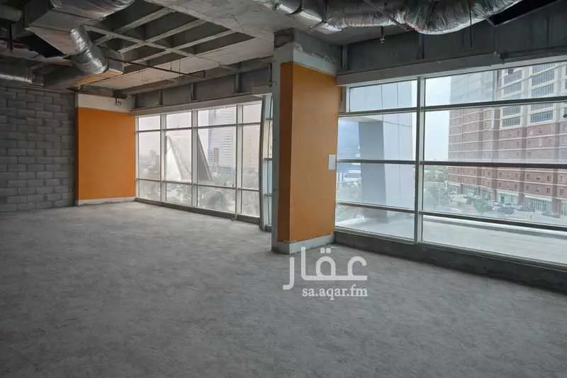مكتب 440 م² في العليا 14