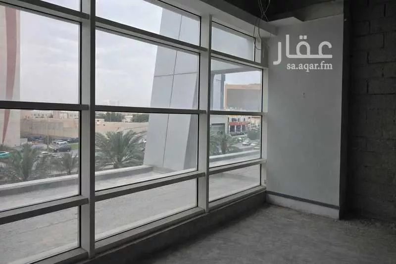 مكتب 440 م² في العليا 16