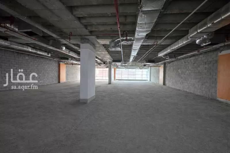 مكتب 440 م² في العليا 4