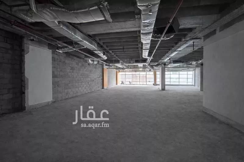 مكتب 440 م² في العليا 7