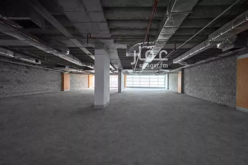 مكتب 440 م² في العليا 10