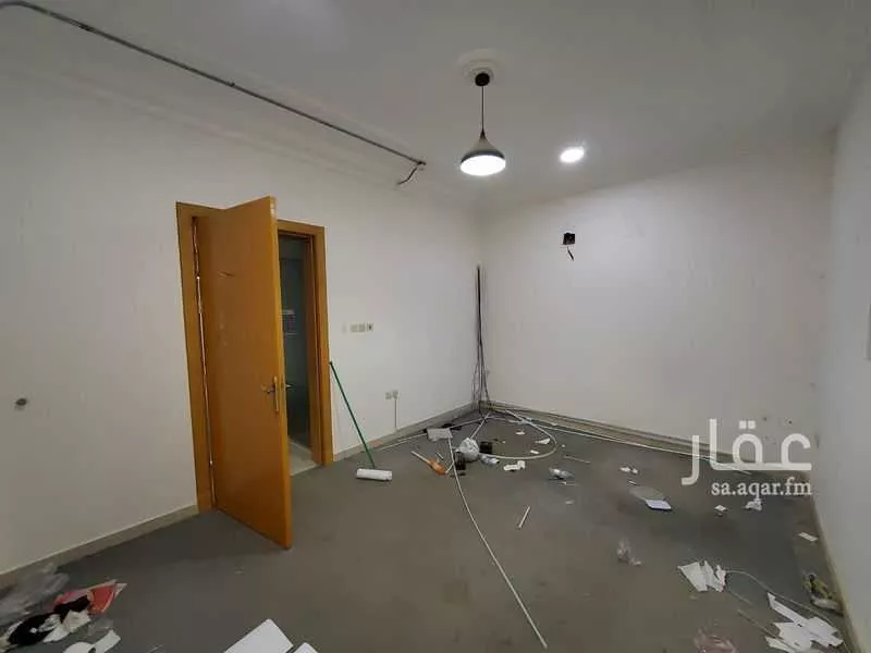 مكتب 825 م² في حطين 2
