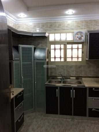 شقة 3 غرف في العقيق 6