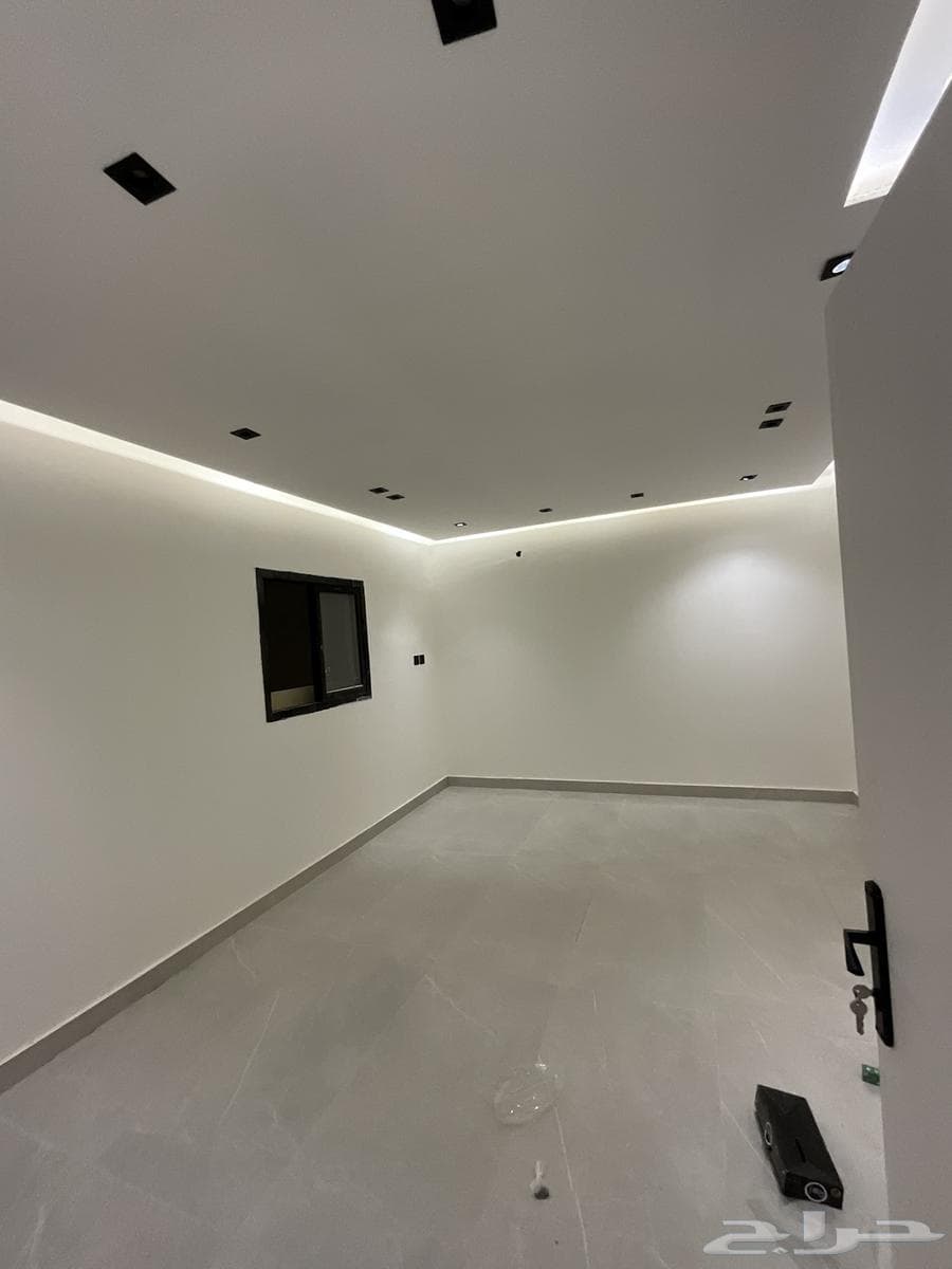 شقة 4 غرف في العقيق 2