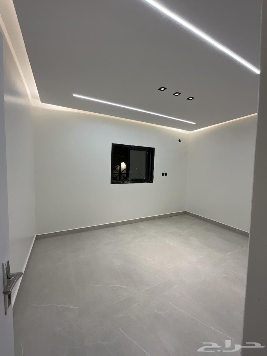 شقة 4 غرف في العقيق 3