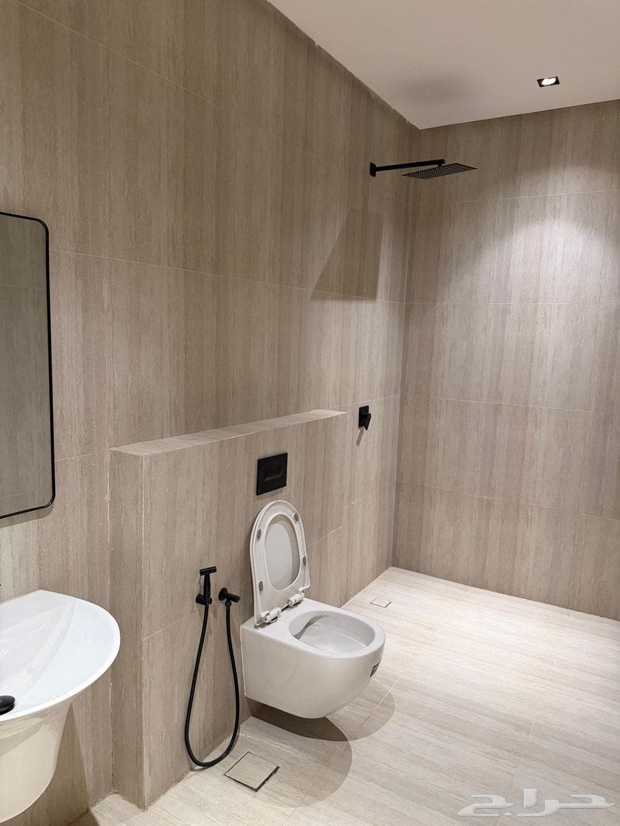 شقة 3 غرف في الرمال 11